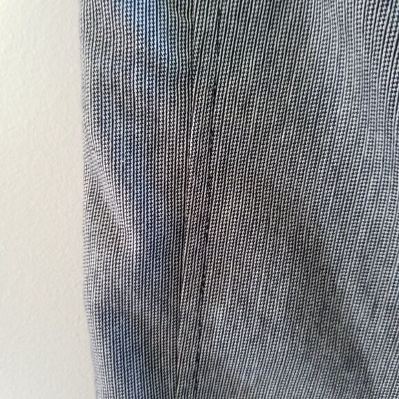 Daisy Fuentes Wide-Waistband Navy/Gray Capri Pants - Size 8 - Textured Pattern - Picture 14 of 16